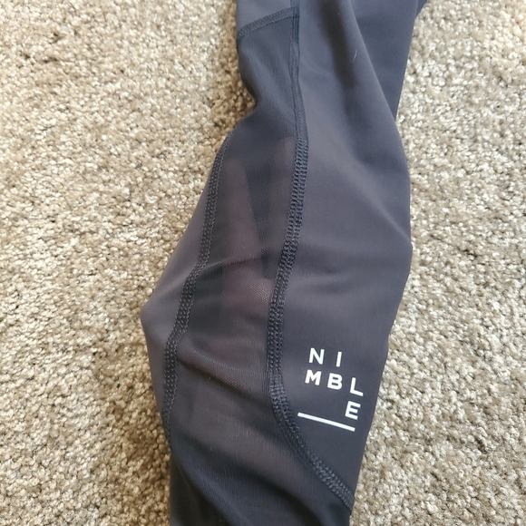 Nimble Mesh Crops Size XS - Picture 5 of 5